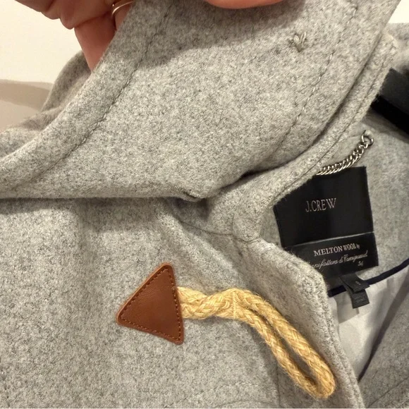 J.CREW WOOL MELTON
TOGGLE COAT HTHR LIGHT GREY SIZE 8 GREAT CONDITION - Picture 7 of 11